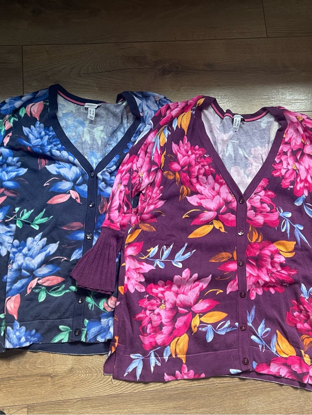 2X Isaac Mizrahi Bell Sleeve Floral Sweaters Blue and Burgundy Both Sz Large